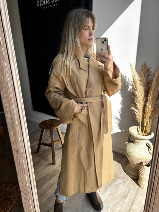 Trench lungo con spacco